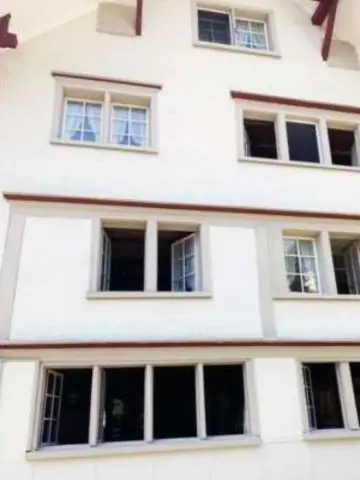 Altbau-Fassade nach der Sanierung
